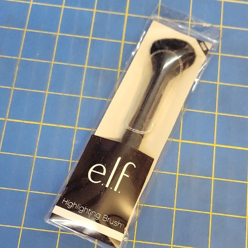 e.l.f. Highlighting Brush New In Package